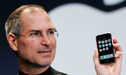 8 năm ngày Steve Jobs ra mắt iPhone thế hệ đầu tiên